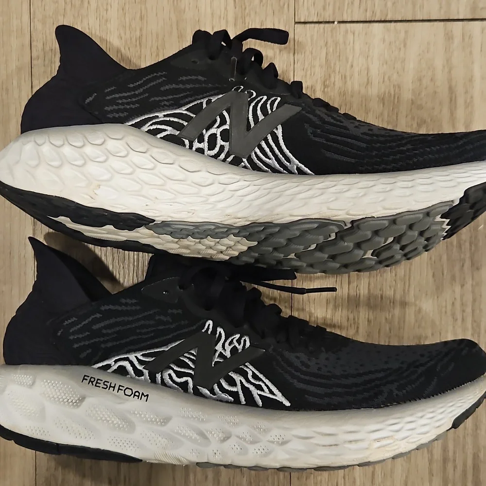 New Balance Black and White Athletic Shoes - Picture 4 of 4